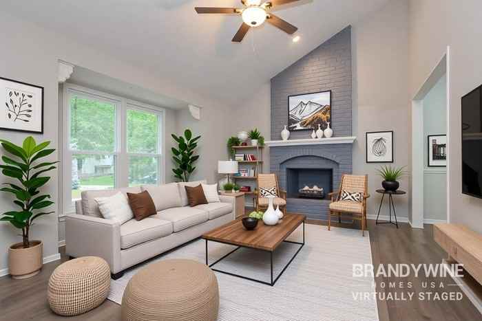 905 Ne 108th Ter - Photo 3 of 20