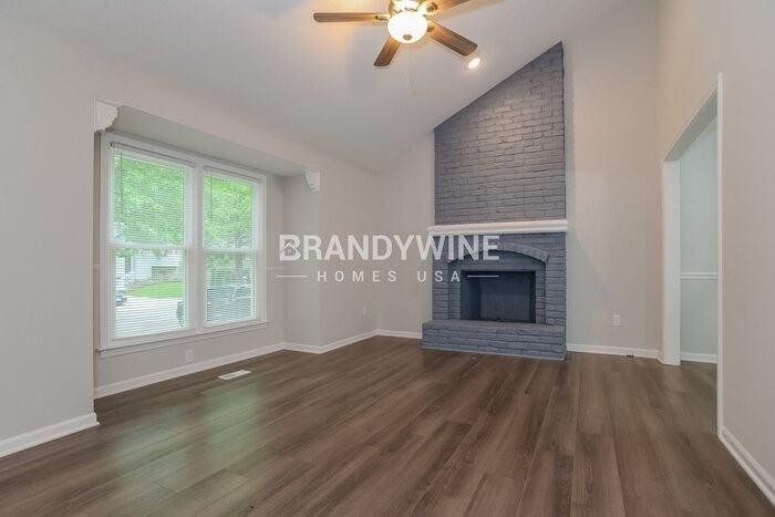 905 Ne 108th Ter - Photo 4 of 20