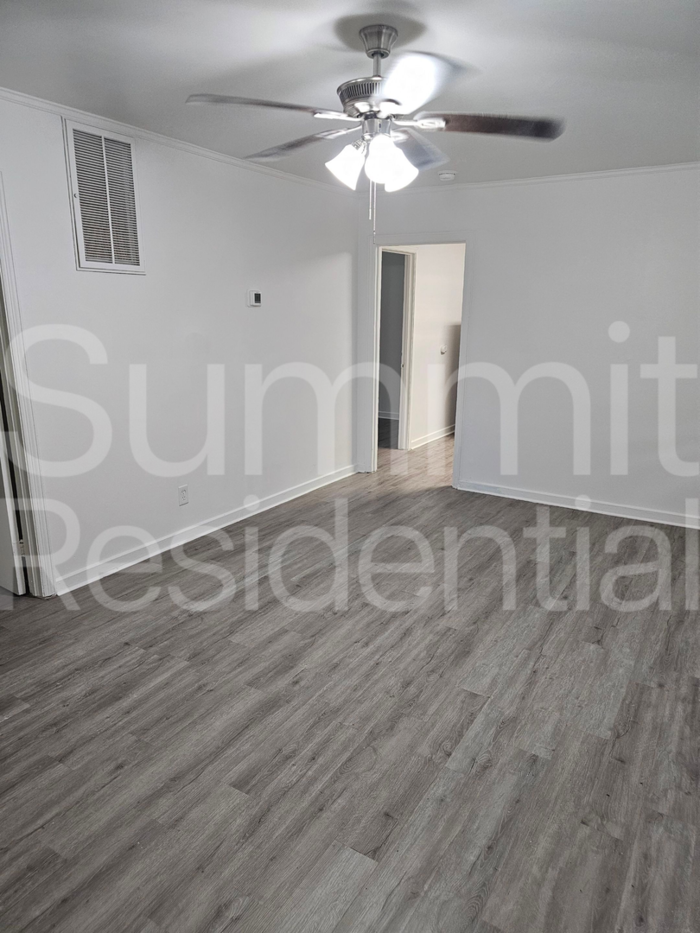 605 Betty St #B - Photo 5 of 20