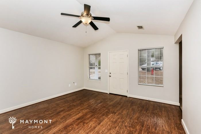 1556 Chelsea Ln - Photo 5 of 13