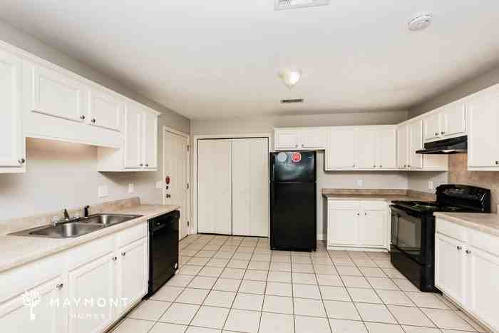 1556 Chelsea Ln - Photo 6 of 13