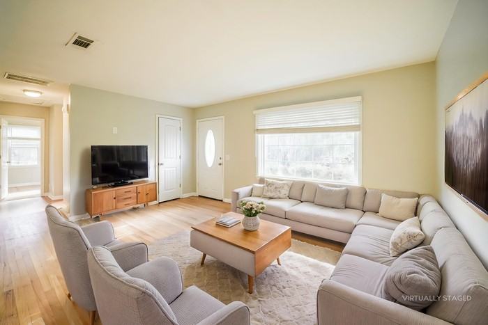 6197 Castlewood Dr - Photo 6 of 15