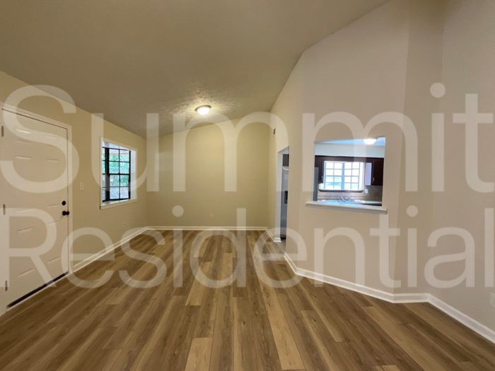 245 Windemere Way - Photo 2 of 17