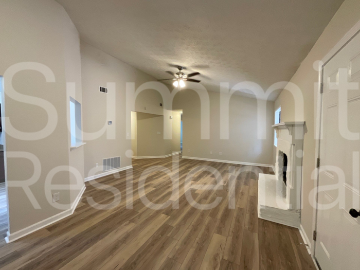 245 Windemere Way - Photo 3 of 17