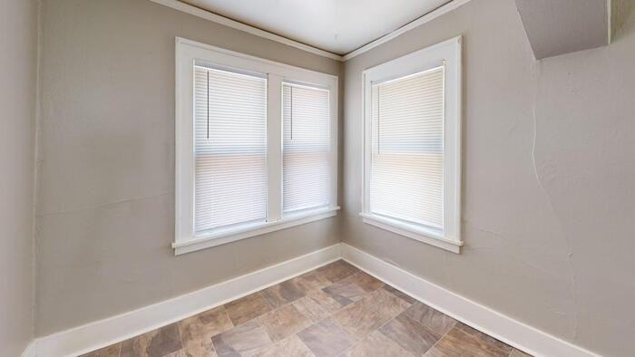 413 1/2 W Thayer Ave - Photo 5 of 10