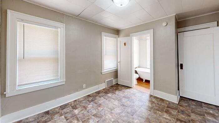 413 1/2 W Thayer Ave - Photo 6 of 10