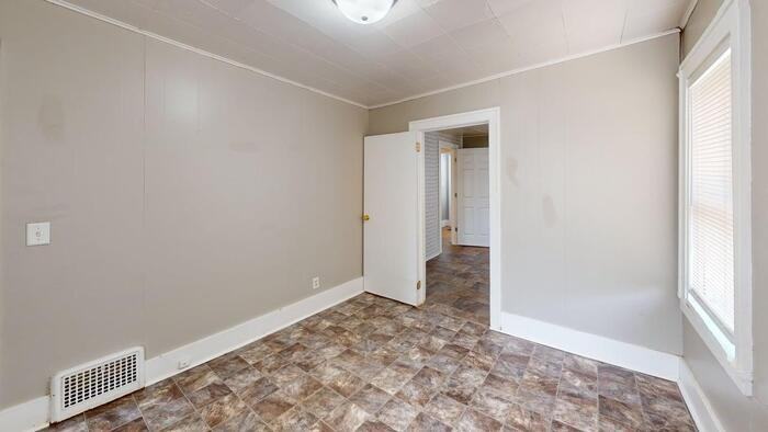 413 1/2 W Thayer Ave - Photo 7 of 10