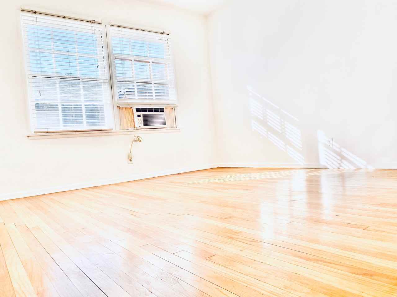 13519 Moorpark St #1 - Photo 2 of 11