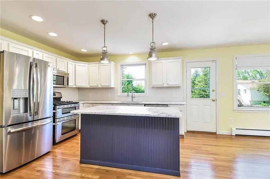 76 King Phillip St #NA - Photo 4 of 20