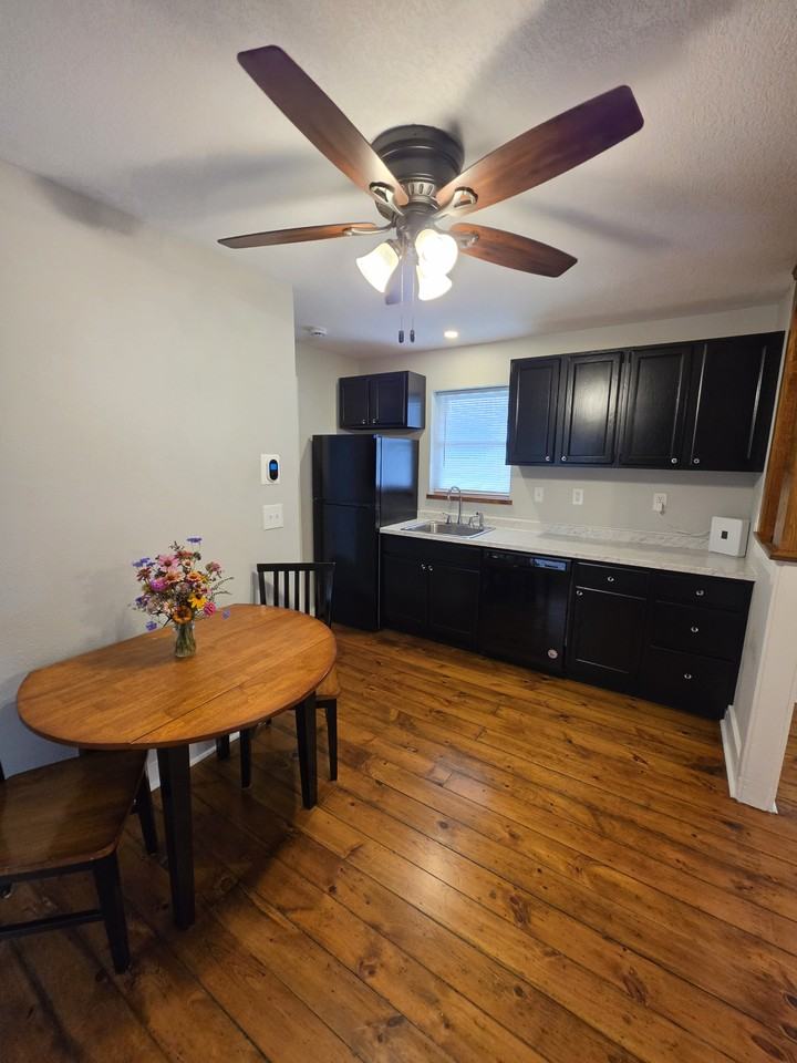 603 E 8th St S #NA - Photo 3 of 14