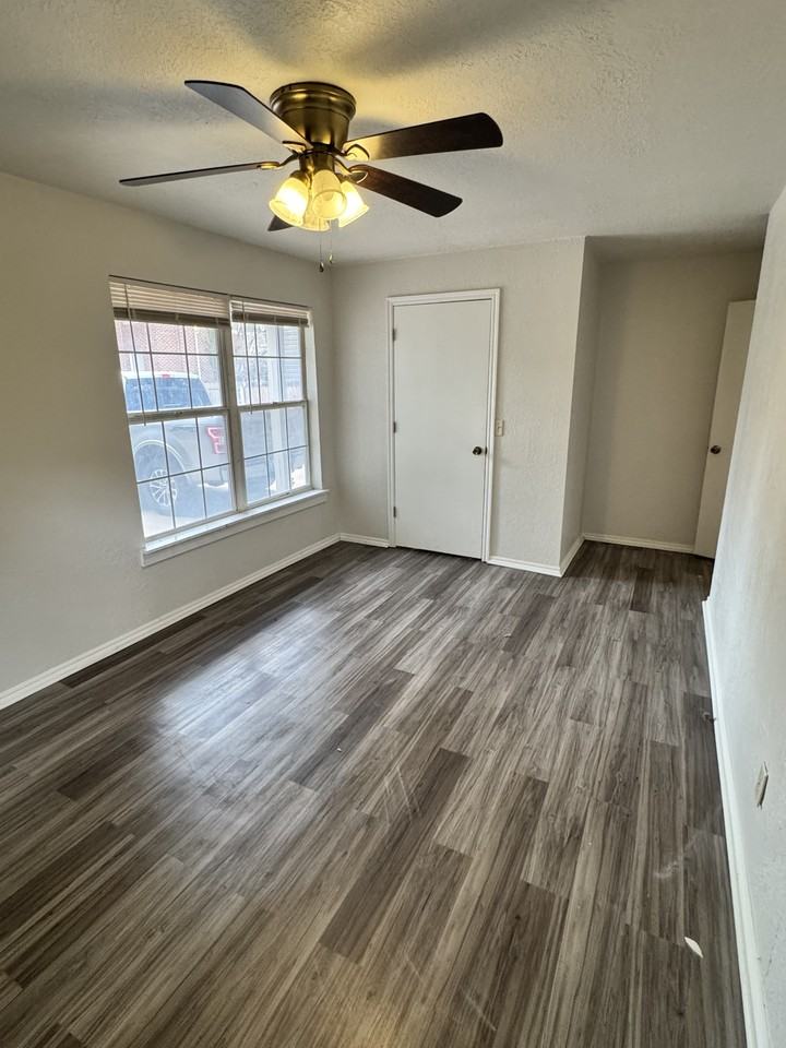 805 Nw 20th St #C - Photo 5 of 18