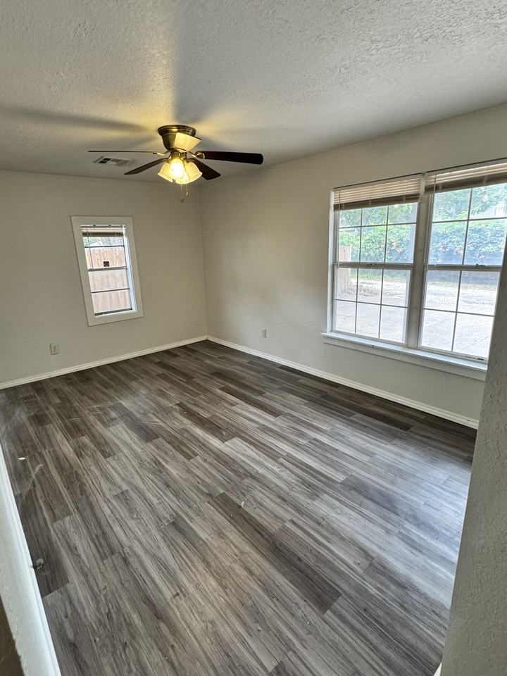 805 Nw 20th St #C - Photo 6 of 18