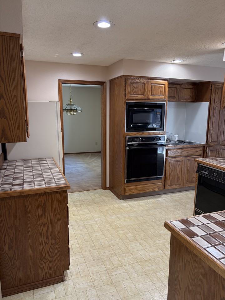 1923 Aztec Ct #NA - Photo 2 of 17