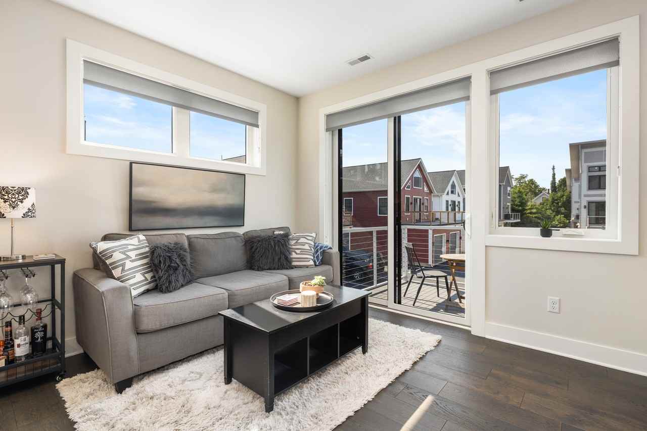 635 Fairview Ave Ne #1 - Photo 4 of 30