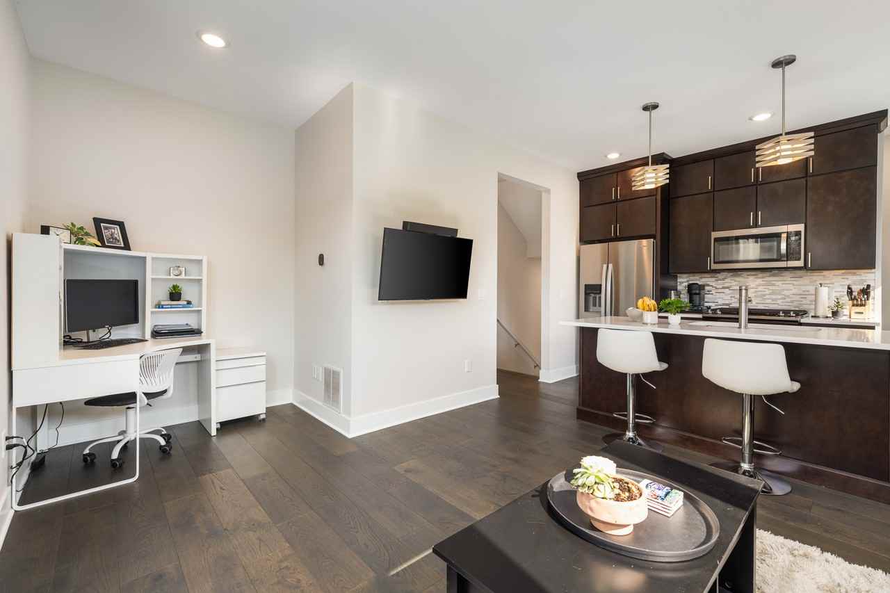 635 Fairview Ave Ne #1 - Photo 6 of 30
