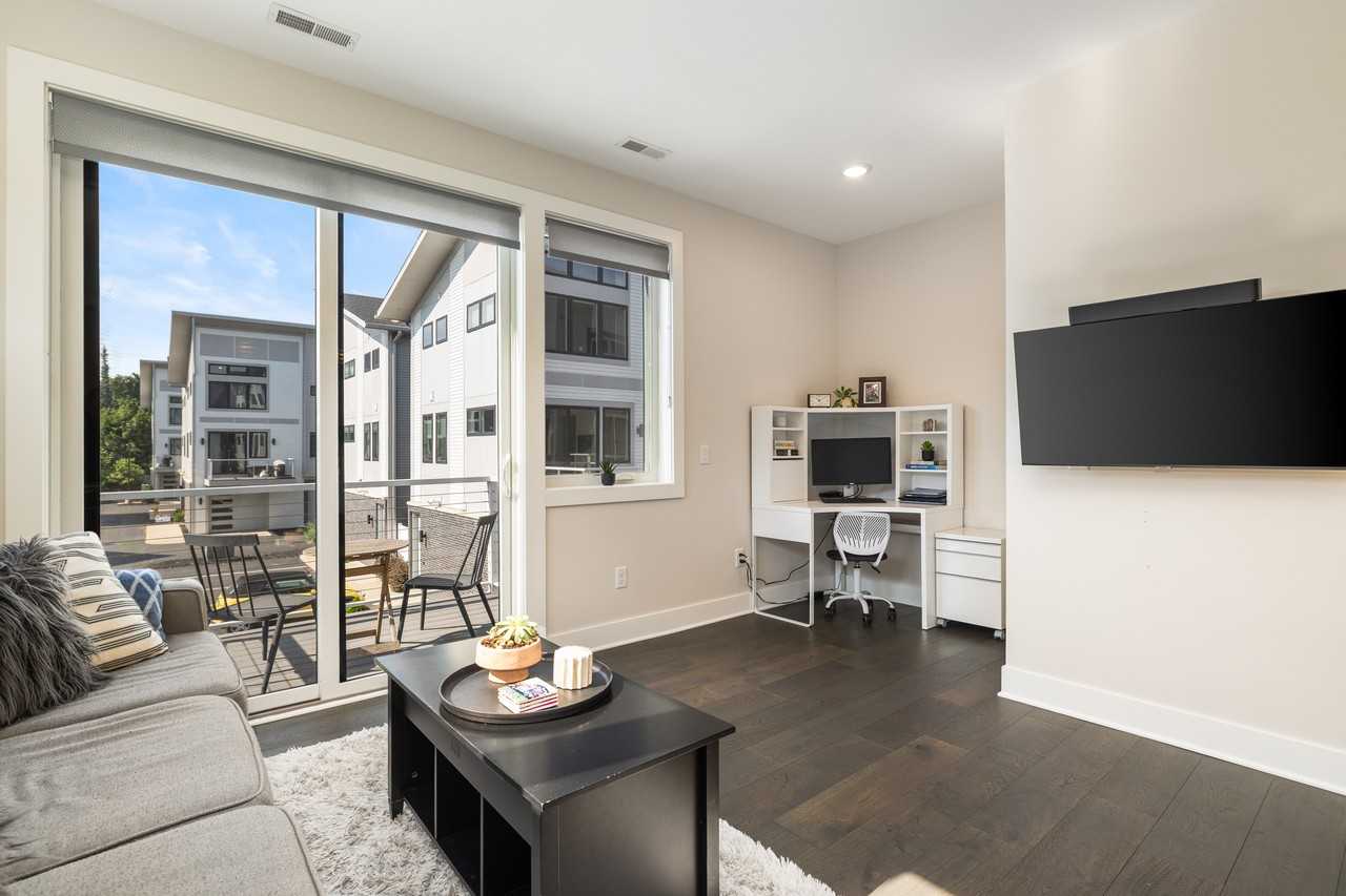 635 Fairview Ave Ne #1 - Photo 7 of 30