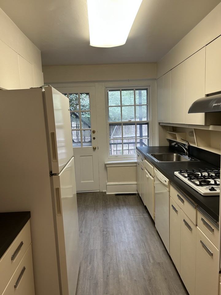 139 Rutgers Ave #1 - Photo 4 of 11