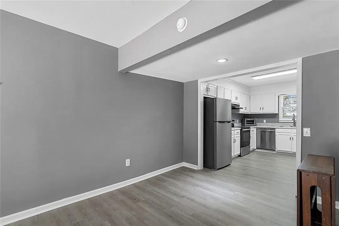 119 Freedom Dr #4 - Photo 4 of 19