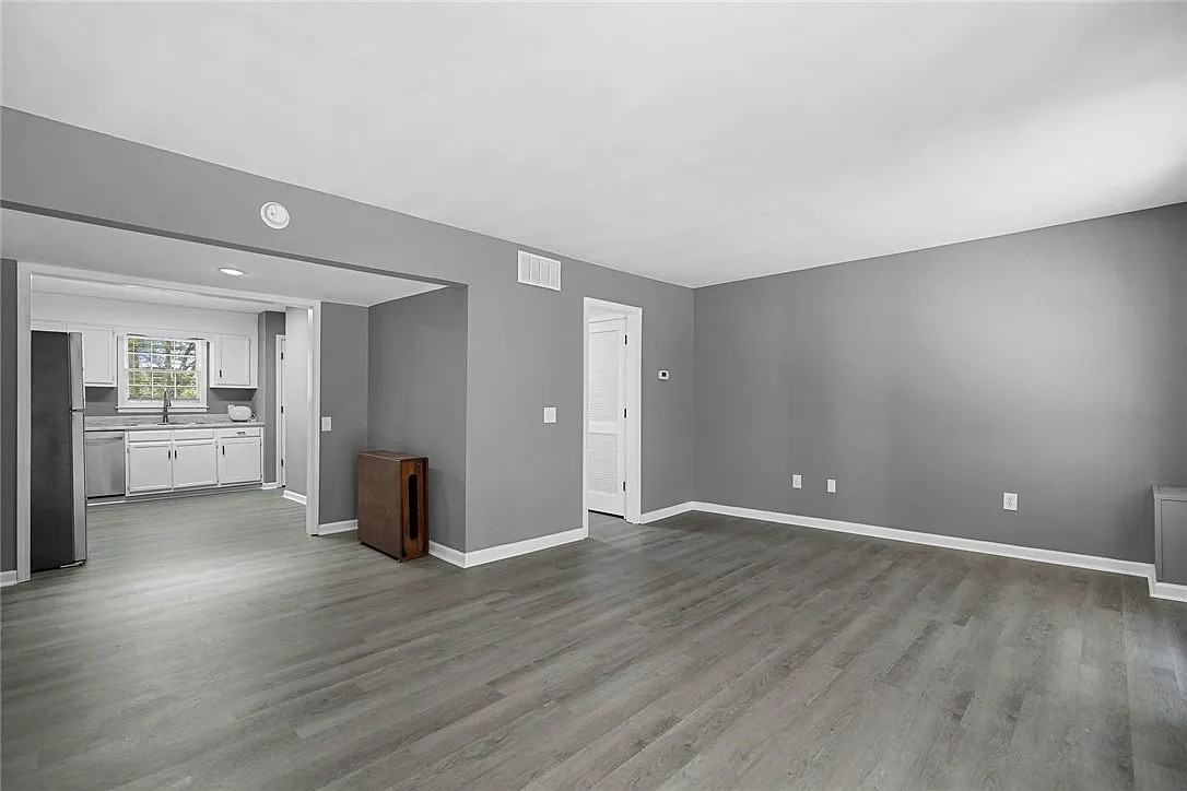 119 Freedom Dr #4 - Photo 5 of 19