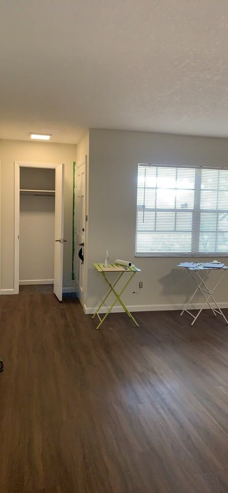 2515 Holly Rd - Photo 4 of 10