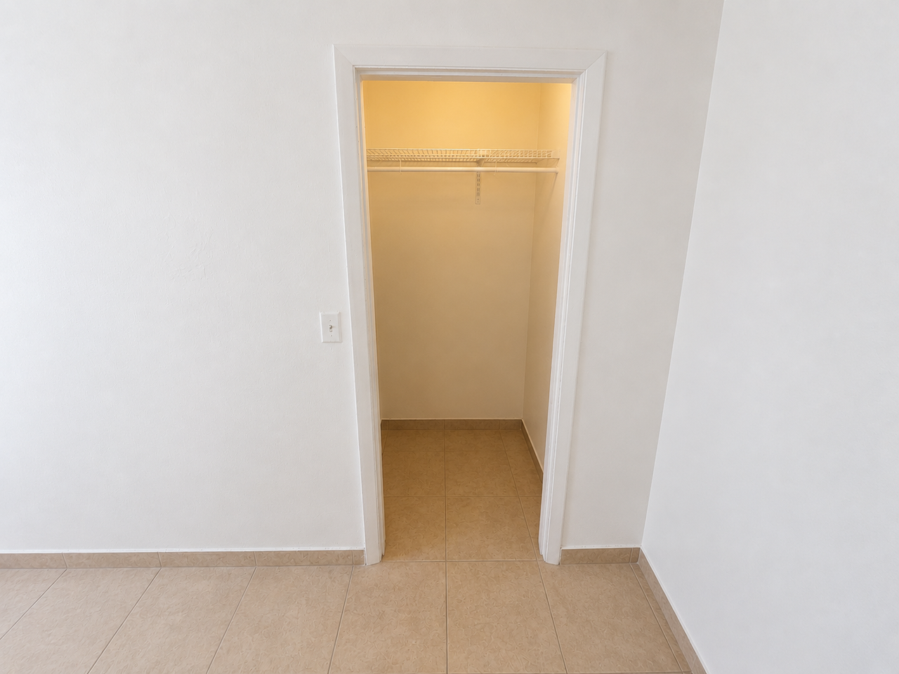 22 Sw 5th St #B - Photo 5 of 6