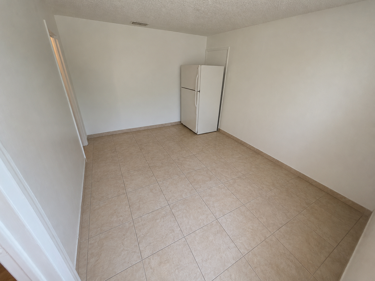22 Sw 5th St #B - Photo 6 of 6