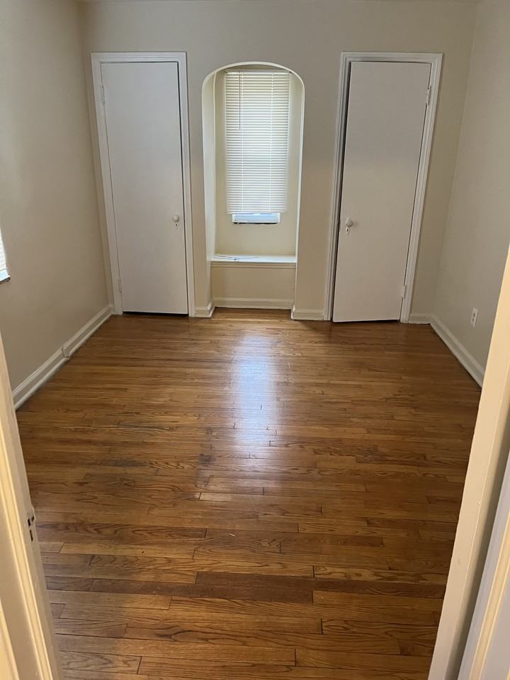 15205 Maplewood Ave #NA - Photo 3 of 11