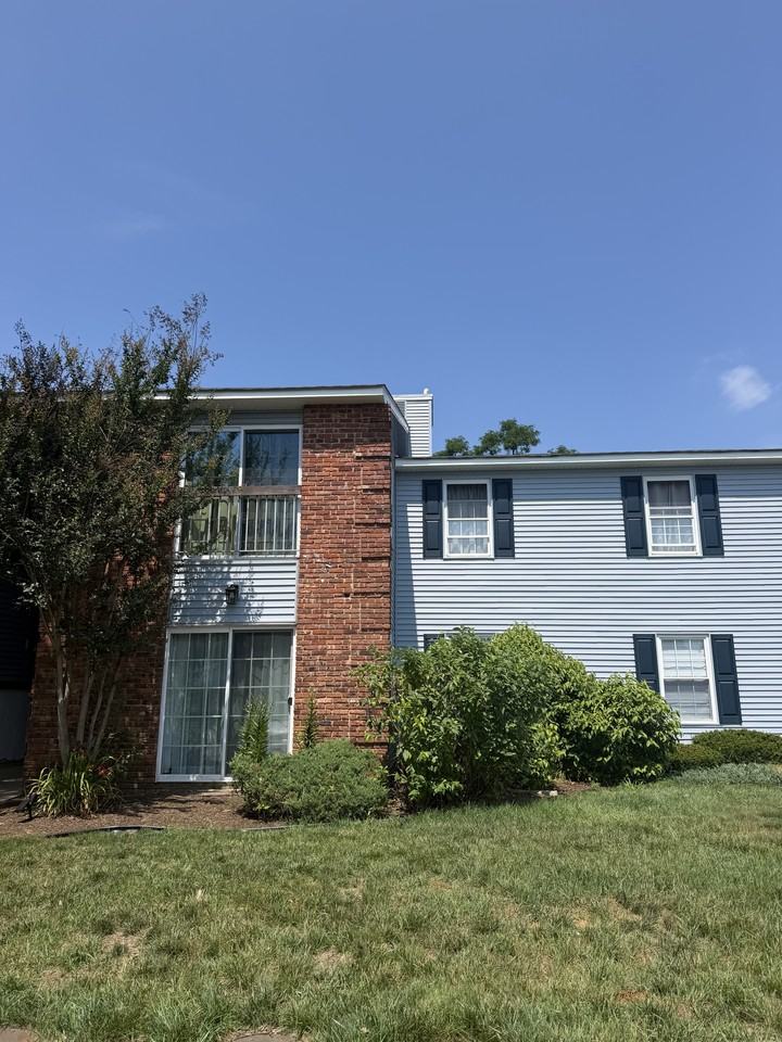 2-4 Atlanta Ct #4 - Photo 2 of 15