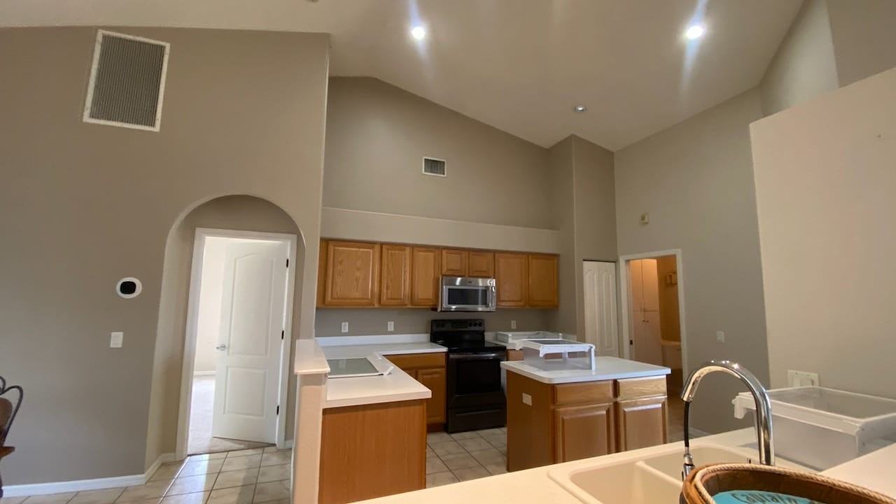 153 Se 1st Ave #NA - Photo 4 of 16