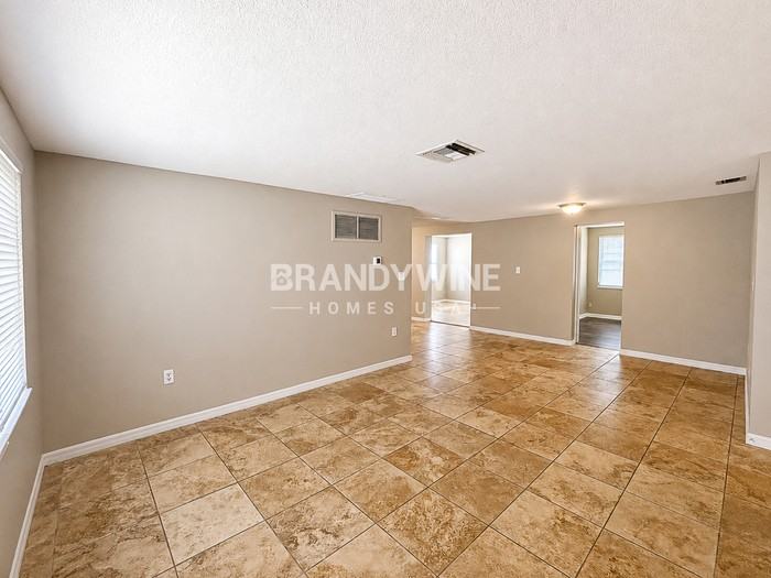 7317 Oak Crest Dr - Photo 4 of 22