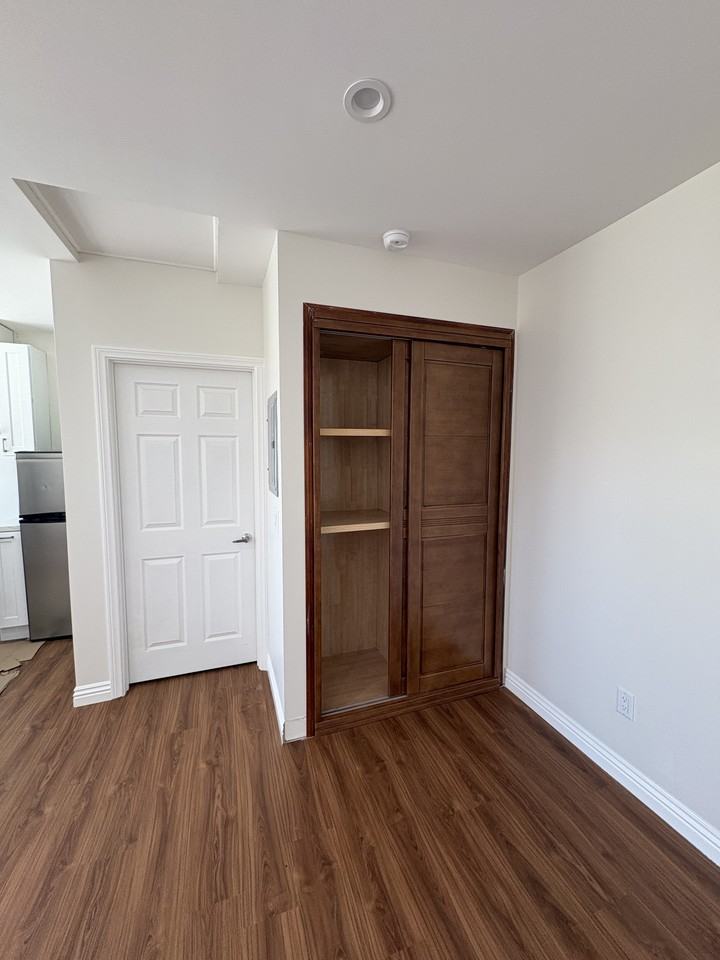 9735 Lev Ave #NA - Photo 6 of 8