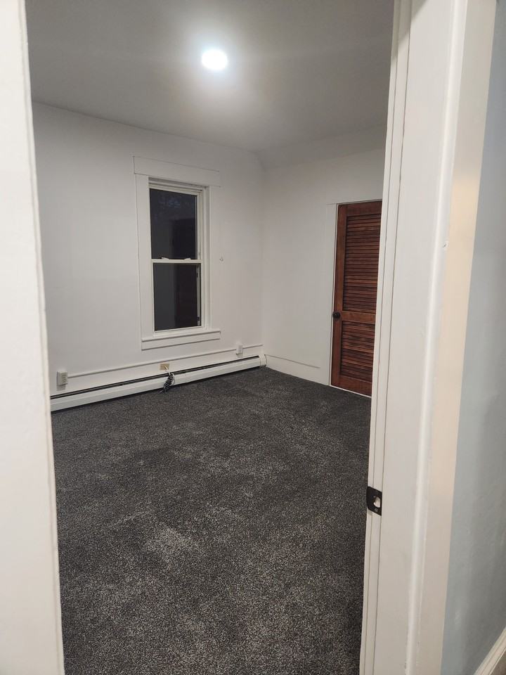 13 King St #A - Photo 6 of 17