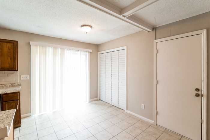 617 Brailsford Blvd - Photo 3 of 10