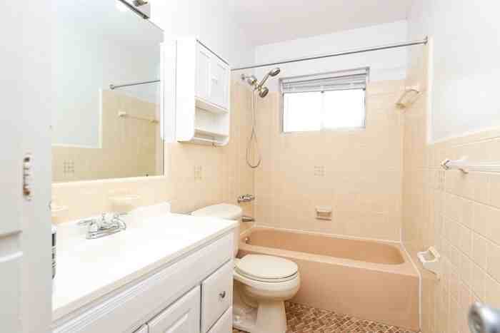 3591 Robert E Lee Dr - Photo 7 of 9
