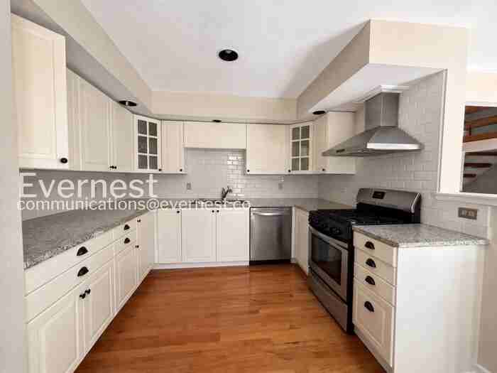 9038 Marie Ct - Photo 2 of 11