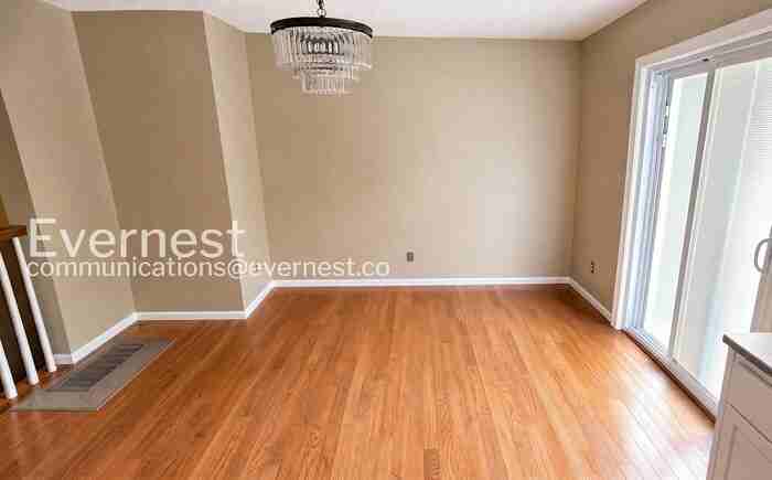 9038 Marie Ct - Photo 5 of 11