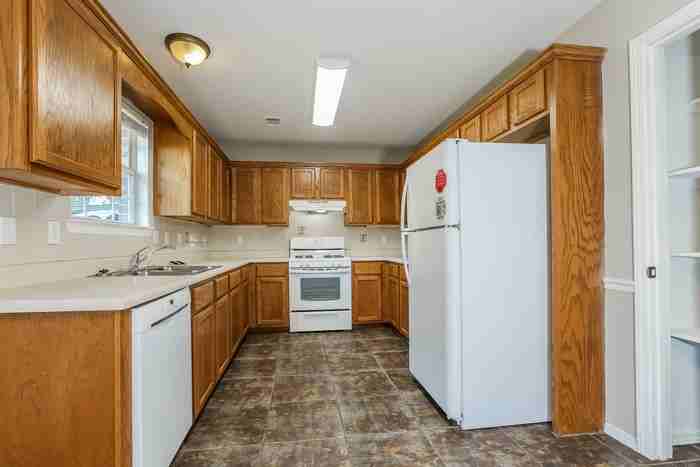 1826 Auburn Hills Dr - Photo 6 of 12