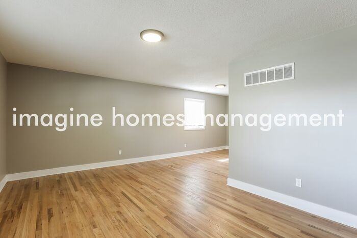 5620 N Quincy Ave - Photo 4 of 19