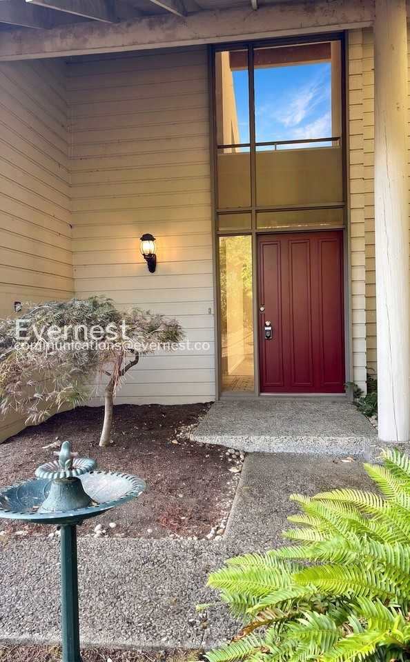 2528 170th Pl Se - Photo 2 of 33