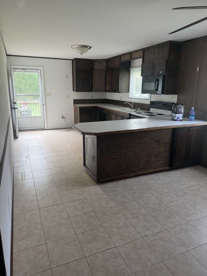 5897 Weddington Rd - Photo 6 of 17