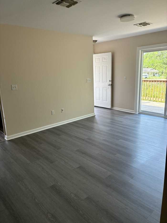 6114 E Pike St - Photo 3 of 12