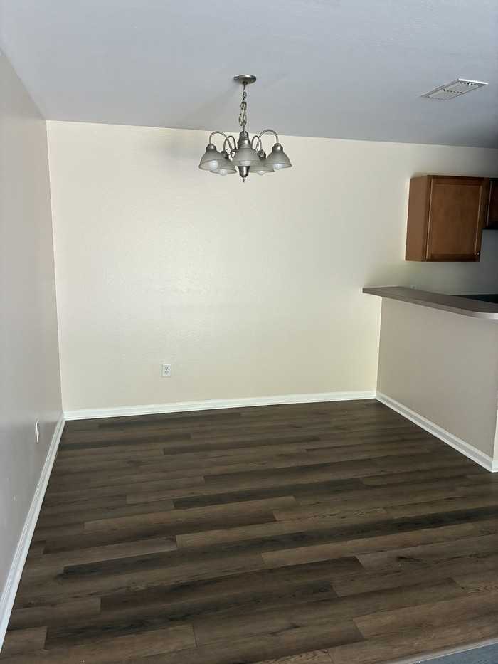 6114 E Pike St - Photo 4 of 12
