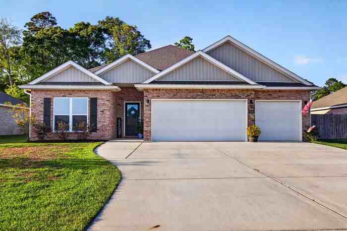 8009 Crawford Dr - Photo 2 of 40