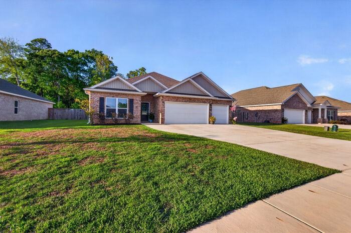 8009 Crawford Dr - Photo 4 of 40