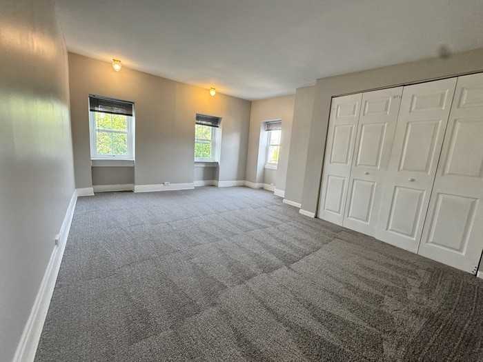 82 W Main St #B - Photo 4 of 7