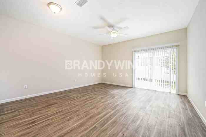 8776 Corporate Square Ct - Photo 5 of 39