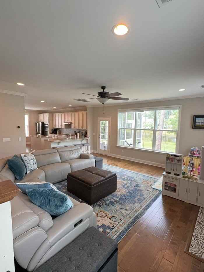 302 Pond Hill Ct - Photo 7 of 31