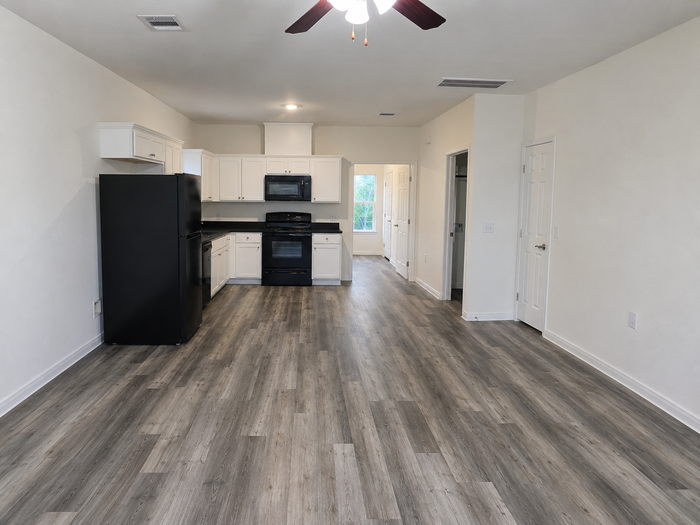 6315 Red Oak Dr - Photo 3 of 12