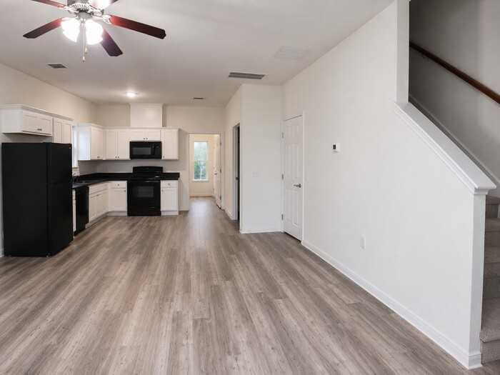 6315 Red Oak Dr - Photo 7 of 12