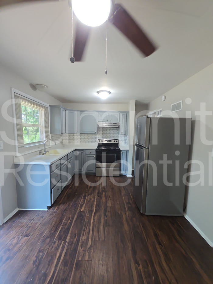 8004 E 91st St - Photo 5 of 14